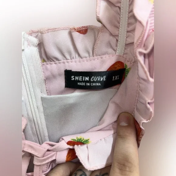 🌸5/$25🌸 SHEIN Curve Strawberry Cutie Pinup Dress - Picture 6 of 6